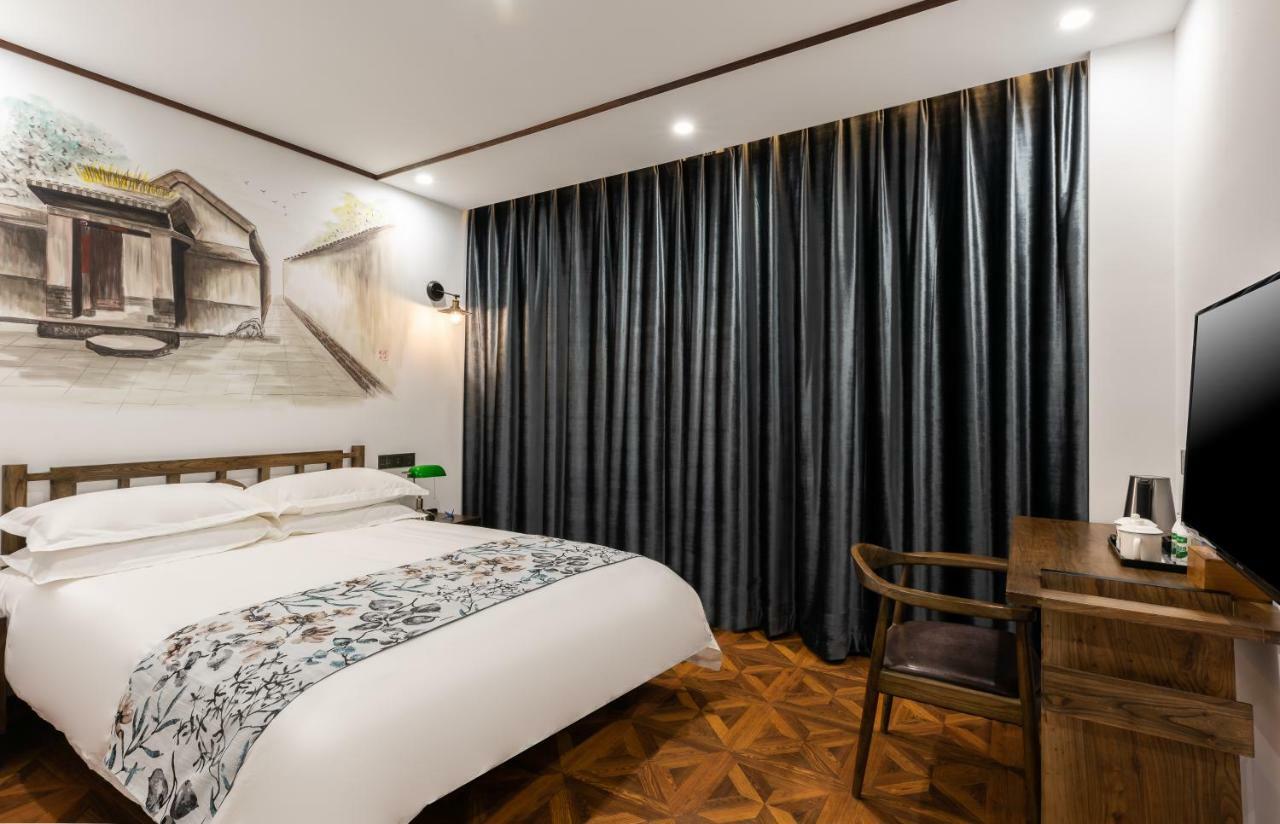 Nostalgia Hotel Near Prince Gong'S Mansion- Beihai Park, Tian'Anmen Square, Nanluoguxiang Hutong, Huguosi Hutong Snack Street, 5 Minutes Walk Away From Ping'Anli Subway Station, Free Ice Cream And Laundry Service,English Communication Well Beijing Exterior foto